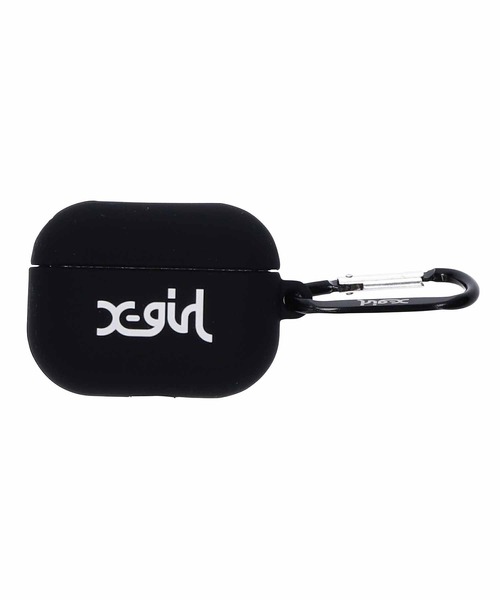 X-girl（エックスガール）の「MILLS LOGO RUBBER Airpods Pro CASE（スマホグッズ・レディース・マルチ/ブラック・ONE SIZE）」の2枚目の写真
