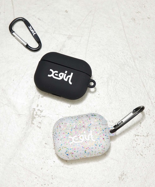 X-girl（エックスガール）の「MILLS LOGO RUBBER Airpods Pro CASE（スマホグッズ・レディース・マルチ/ブラック・ONE SIZE）」の8枚目の写真