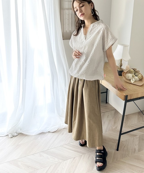 Java(ジャバ)の「《JaVa ジャバコラボ》大人の愛されプルオーバー。サッカー素材のキーネックフレンチスリーブTee(シャツ/ブラウス・レディース・ブラック/オフホワイト/グレー系その他/ブラウン系その他・LARGE/MEDIUM/SMALL/X-LARGE)」の8枚目の写真
