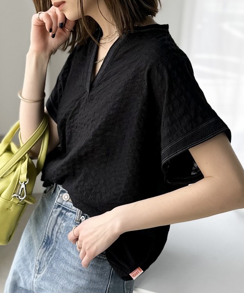 Java(ジャバ)の「《JaVa ジャバコラボ》大人の愛されプルオーバー。サッカー素材のキーネックフレンチスリーブTee(シャツ/ブラウス・レディース・ブラック/オフホワイト/グレー系その他/ブラウン系その他・LARGE/MEDIUM/SMALL/X-LARGE)」の16枚目の写真