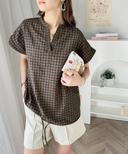 Java(ジャバ)の「《JaVa ジャバコラボ》大人の愛されプルオーバー。サッカー素材のキーネックフレンチスリーブTee(シャツ/ブラウス・レディース・ブラック/オフホワイト/グレー系その他/ブラウン系その他・LARGE/MEDIUM/SMALL/X-LARGE)」の18枚目の写真