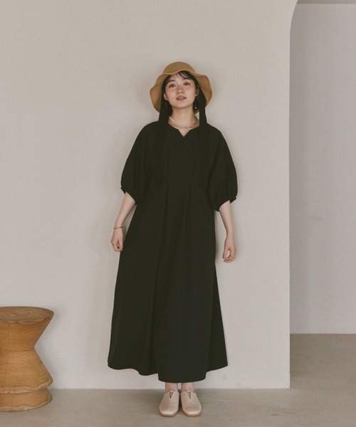 moi tytto（モイテュット）の「ハーフスリーブウエストタックワンピース（ワンピース・レディース・ブラック/ベージュ/ナチュラル・FREE）」の18枚目の写真