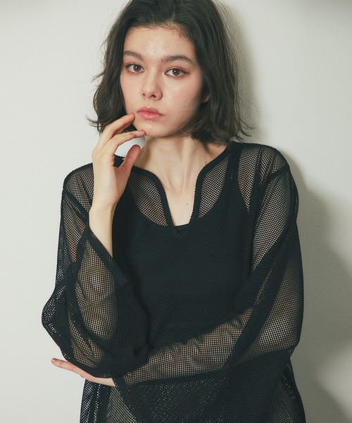 ANOTHER S(アナザーエス)の「スリーブスリットシアートップス(Tシャツ/カットソー・レディース・ブラック/アイボリー・M)」の11枚目の写真