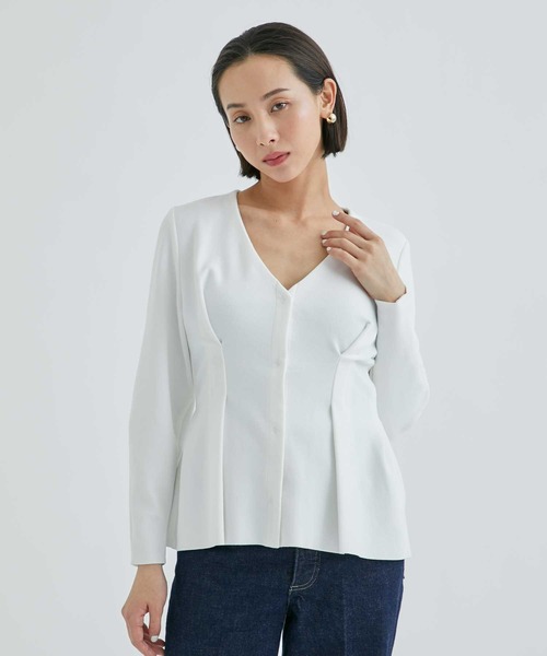 THE TOKYO(ザトウキョウ)の「【THE TOKYO/ザ トウキョウ】V neck tuck knit jacket/Vネックタックニットジャケット(カーディガン/ボレロ・レディース・ブラック/ホワイト/ベージュ・FREE)」の2枚目の写真