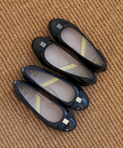 BUTTERFLY TWISTS(バタフライツイスト)の「BUTTERFLY TWISTS SHEA / シア おりたたみパンプス KPI(パンプス・レディース・ネイビー/ブラック/アンティークシルバー/シルバー・38/39/37/40/36/41)」の22枚目の写真
