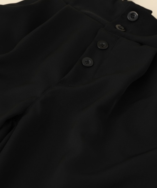 URBAN CHERRY(アーバンチェリー)の「アシンメトリーネックノースリーブトップス+ストラップサロペットパンツセット(Tシャツ/カットソー・キッズ・ブラック・100cm/110cm/120cm/130cm/140cm/150cm)」の15枚目の写真