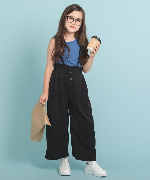 URBAN CHERRY(アーバンチェリー)の「アシンメトリーネックノースリーブトップス+ストラップサロペットパンツセット(Tシャツ/カットソー・キッズ・ブラック・100cm/110cm/120cm/130cm/140cm/150cm)」の21枚目の写真