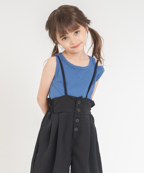 URBAN CHERRY(アーバンチェリー)の「アシンメトリーネックノースリーブトップス+ストラップサロペットパンツセット(Tシャツ/カットソー・キッズ・ブラック・100cm/110cm/120cm/130cm/140cm/150cm)」の19枚目の写真