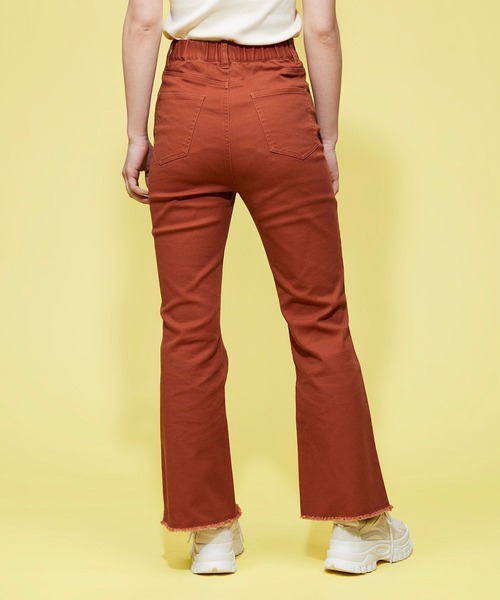 FOREVER 21（フォーエバー トゥエンティーワン）の「ストレッチツイルフレアパンツ（その他パンツ・レディース・ブラウン系その他4/ブルー系その他2・MEDIUM/SMALL）」の3枚目の写真