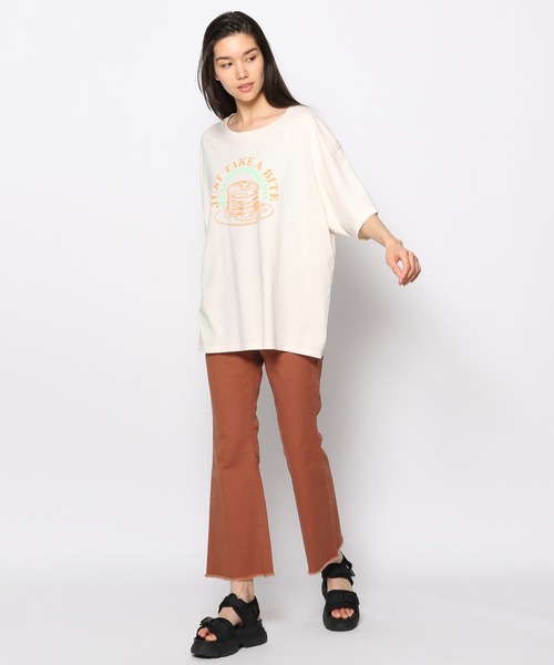 FOREVER 21（フォーエバー トゥエンティーワン）の「ストレッチツイルフレアパンツ（その他パンツ・レディース・ブラウン系その他4/ブルー系その他2・MEDIUM/SMALL）」の12枚目の写真