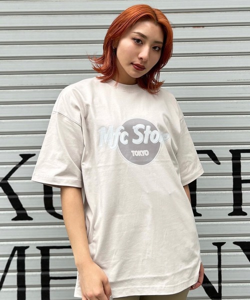 MFC STORE（エムエフシーストア）の「MFC STORE ROCK LOGO BIG SILHOUETTE TEE（Tシャツ/カットソー・メンズ・ホワイト系その他/パープル系その他/グリーン系その他/ブルー系その他/スモークピンク/グレイッシュベージュ・M/L/XL）」の3枚目の写真