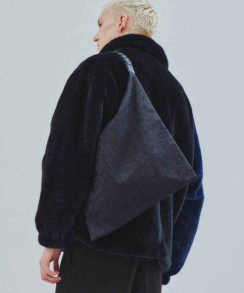 tk.TAKEO KIKUCHI（ティーケータケオキクチ）の「◆フロシキバッグ（トートバッグ・メンズ・ブラック系1/ブラック/ブラック系/ホワイト系5/ネイビー系5/ブラック系6/グレー系4/ブラック系5/ブラック系2/ブルー系3/ブラック系3・00）」の7枚目の写真