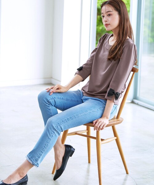 Tiaclasse(ティアクラッセ)の「【洗える】グログランリボンカットトップス(Tシャツ/カットソー・レディース・ブラック/ブルー/ネイビー/モカ・S/M/L)」の9枚目の写真