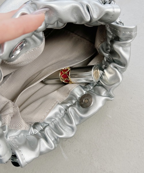 Loueme（ルエム）の「メニーリボンPUチェーンショルダーバッグ（ショルダーバッグ・レディース・アイボリー/ブラック/シルバー/ピンク・FREE）」の17枚目の写真