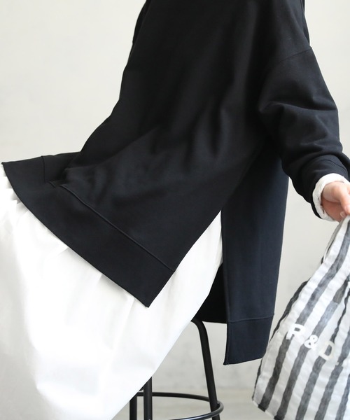 soulberry（ソウルベリー）の「ざっくりスリットな、黒いスウェット（スウェット・レディース・ブラック・3L/M/4L/L/LL）」の5枚目の写真