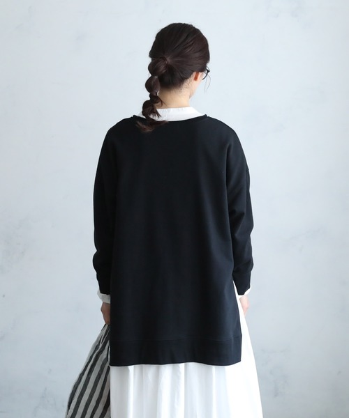 soulberry（ソウルベリー）の「ざっくりスリットな、黒いスウェット（スウェット・レディース・ブラック・3L/M/4L/L/LL）」の15枚目の写真