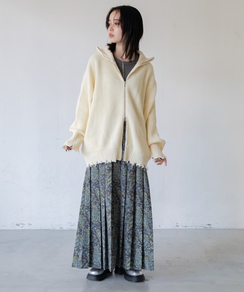 VACANCY（ヴァカンシー）の「ダメージZIPオーバーニット（ニット