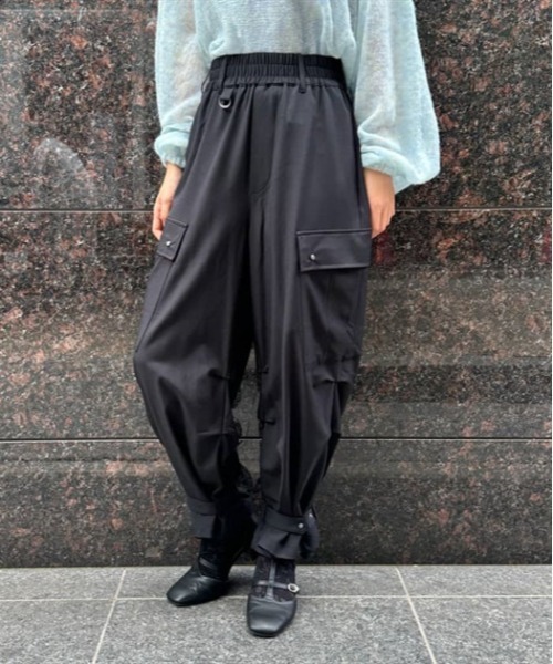 axes femme（アクシーズファム）の「タックデザインカーゴパンツ（カーゴパンツ・レディース・グレー/ダークブラウン/ブラック・FREE）」の2枚目の写真