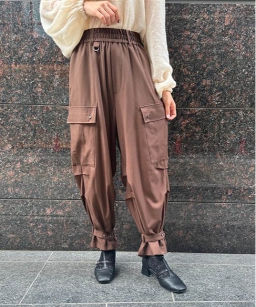 axes femme（アクシーズファム）の「タックデザインカーゴパンツ（カーゴパンツ・レディース・グレー/ダークブラウン/ブラック・FREE）」の4枚目の写真