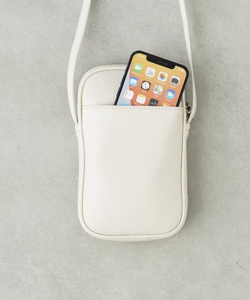 Actually（アクチュアリー）の「フェイクレザー キルトスマホショルダー（ショルダーバッグ・レディース・アイボリー/ブラック/グリーン・フリー）」の16枚目の写真