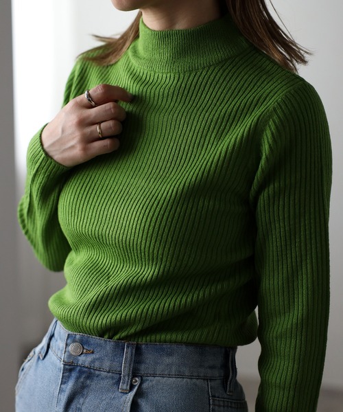 ap retro（アプレトロ）の「ボトルネックリブカラーニットプルオーバー/モックネック（ニット/セーター・レディース・ブラック/ベージュ/グレー/オフホワイト/ブルー/グリーン/アイボリー/スモークピンク/ボルドー・MEDIUM）」の6枚目の写真