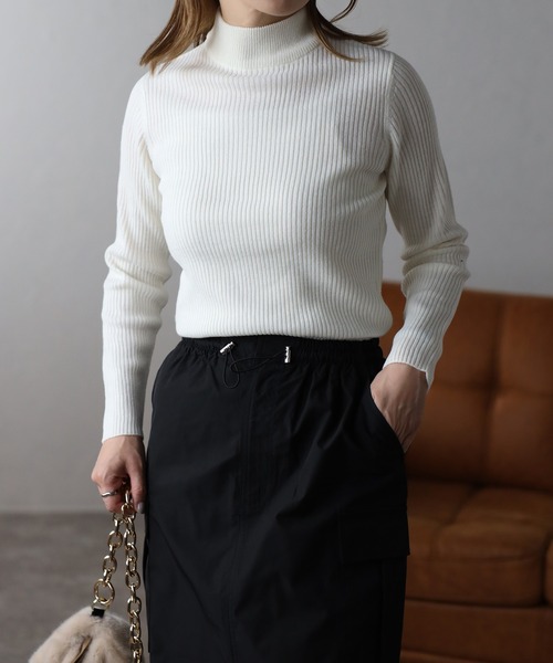 ap retro（アプレトロ）の「ボトルネックリブカラーニットプルオーバー/モックネック（ニット/セーター・レディース・ブラック/ベージュ/グレー/オフホワイト/ブルー/グリーン/アイボリー/スモークピンク/ボルドー・MEDIUM）」の15枚目の写真