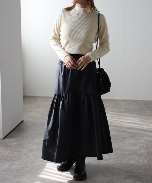 ap retro（アプレトロ）の「ボトルネックリブカラーニットプルオーバー/モックネック（ニット/セーター・レディース・ブラック/ベージュ/グレー/オフホワイト/ブルー/グリーン/アイボリー/スモークピンク/ボルドー・MEDIUM）」の10枚目の写真