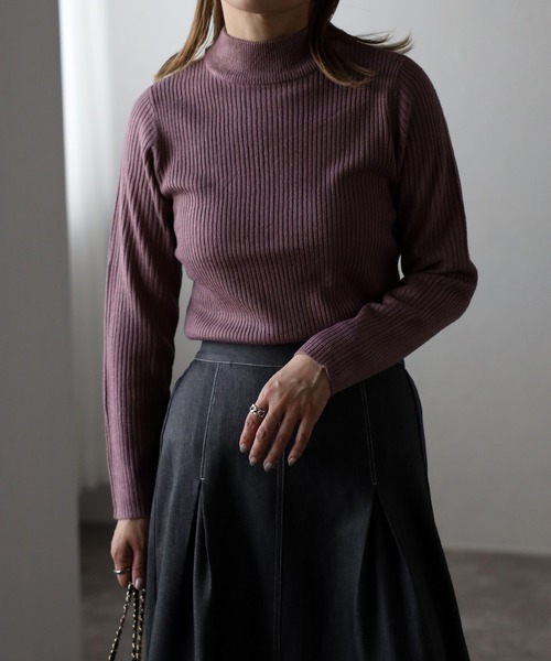 ap retro（アプレトロ）の「ボトルネックリブカラーニットプルオーバー/モックネック（ニット/セーター・レディース・ブラック/ベージュ/グレー/オフホワイト/ブルー/グリーン/アイボリー/スモークピンク/ボルドー・MEDIUM）」の21枚目の写真