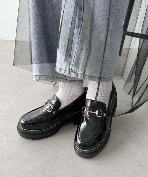 CLEA(クレア)の「リボン/ビット厚底ローファー(ローファー・レディース・ブラック/ブラック系その他・24.5cm/23.5cm)」の2枚目の写真