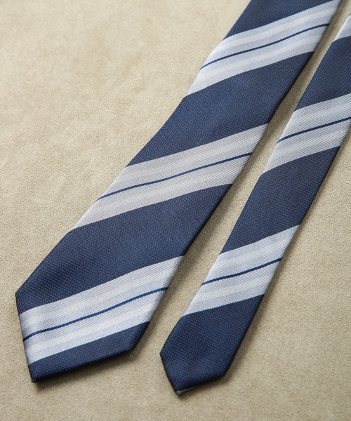 CROWDED CLOSET(クラウデッドクローゼット)の「同色系ストライプ柄ネクタイ(ネクタイ・メンズ・ネイビー/グレー/ピンク・FREE)」の13枚目の写真