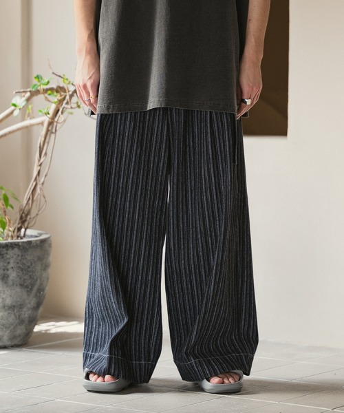 CASPER JOHN(キャスパージョン)の「Belted stripe denim pants/ベルテッドストライプデニムパンツ(デニムパンツ・メンズ・ブラック/インディゴブルー・LARGE/MEDIUM/SMALL/X-SMALL)」の14枚目の写真