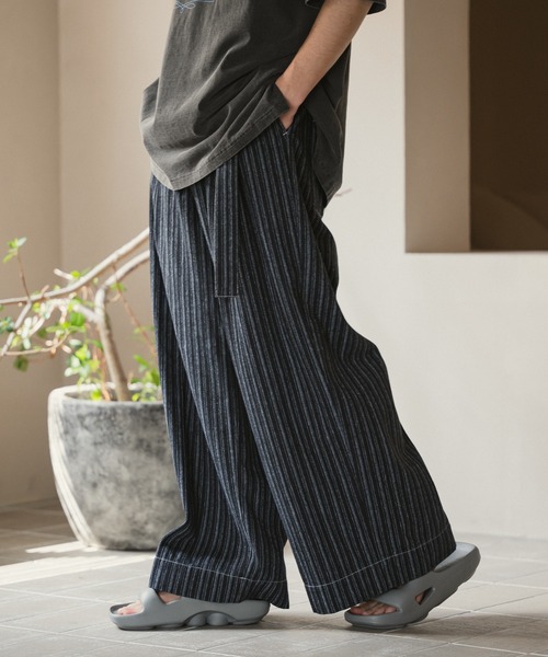 CASPER JOHN(キャスパージョン)の「Belted stripe denim pants/ベルテッドストライプデニムパンツ(デニムパンツ・メンズ・ブラック/インディゴブルー・LARGE/MEDIUM/SMALL/X-SMALL)」の16枚目の写真