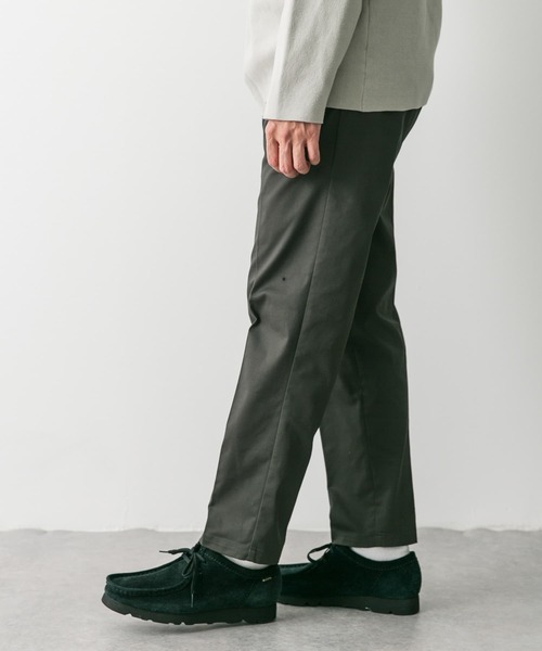 URBAN RESEARCH DOORS（アーバンリサーチドアーズ）の「チノテーパードトラウザー（チノパンツ・メンズ・ベージュ/グリーン系その他/ブラック・SMALL/MEDIUM/LARGE）」の4枚目の写真