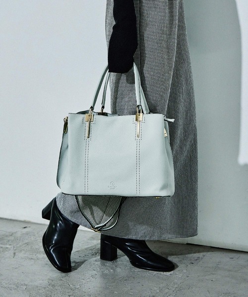 D.KELLY（ディーケリー）の「D.KELLY パンチングデザイントートバッグ 2WAYトートバッグ レディース バッグ（トートバッグ・レディース・グレー/ガンメタ/ブラック/ライトブルー/カーキ/キャメル/ベージュ系その他/レッド/ピンク/ダークブルー/マスタード・ONE SIZE）」の5枚目の写真