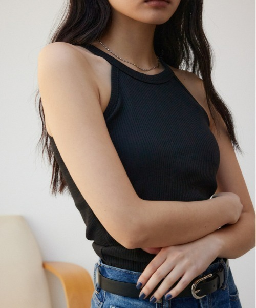 AZUL by moussy(アズールバイマウジー)の「ベーシックカップ付ホルターネックタンクトップ(タンクトップ・レディース・アイボリー/ブラック・M/L/S/M)」の2枚目の写真