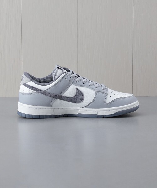 NIKE（ナイキ）の「＜NIKE＞ DUNK LOW RETRO SE/シューズ（スニーカー・メンズ・ライトグレー・26.5cm/27cm/27.5cm/26cm/28.5cm/28cm）」の4枚目の写真