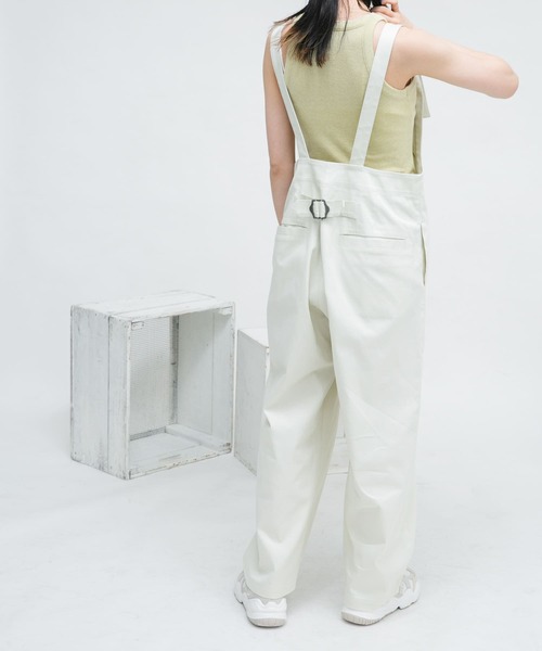 KBF（ケイビーエフ）の「BACKベルトVネックサロペット（サロペット/オーバーオール・レディース・アイボリー/ネイビー・36/38）」の21枚目の写真