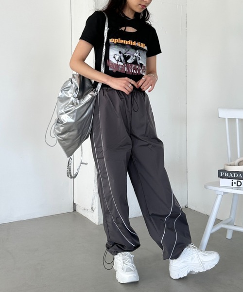 CLEA(クレア)の「ロックプリントカットアウト半袖チビT(Tシャツ/カットソー・レディース・ホワイト/ブラック/グレー・L/M)」の14枚目の写真