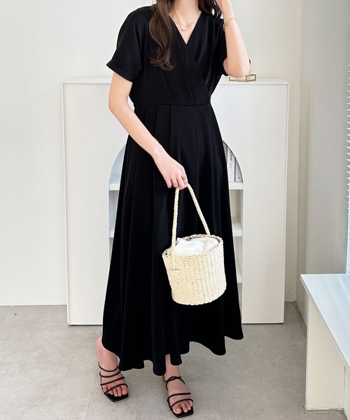 GeeRA(ジーラ)の「ウエストリボンカシュクールフレアワンピース(ワンピース・レディース・ブルー/ベージュ/ブラック・LARGE/MEDIUM)」の4枚目の写真