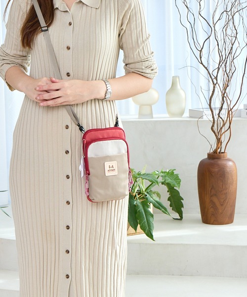 MOOMIN(ムーミン)の「ムーミン ショルダーバッグ ナイロン 軽量 軽い 小さめ RMNL-01(ショルダーバッグ・レディース・ブラック/グレー/レッド/グリーン・FREE)」の4枚目の写真