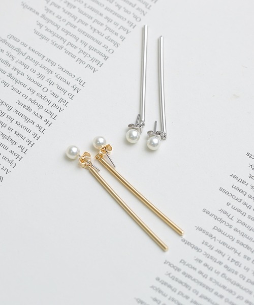 Peony(ピオニー)の「【Peony/ピオニー】/ポイントパール ロングピアス(ピアス(両耳用)・レディース・ゴールド/シルバー・FREE)」の5枚目の写真