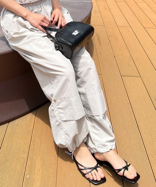 mebole(メボレ)の「ナローストラップサンダル(サンダル・レディース・ブラック/シルバー/ゴールド・LARGE/MEDIUM/SMALL)」の5枚目の写真