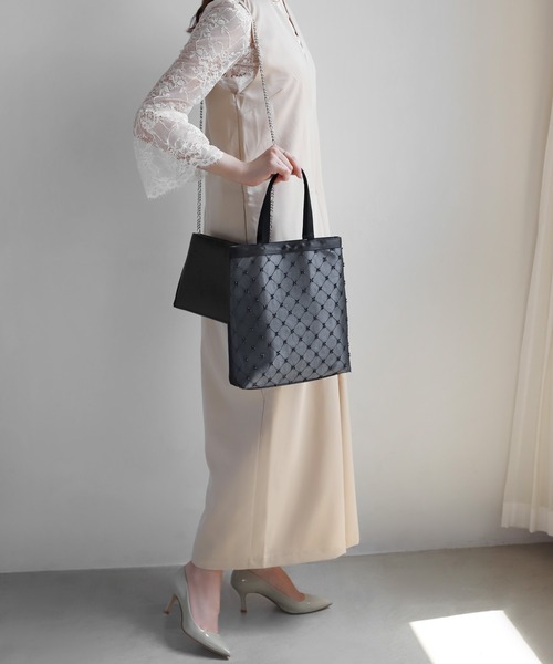 ANEMONE（アネモネ）の「ビーズ×チュールサブバッグ（ハンドバッグ・レディース・ベージュ/ブラック/シルバー・FREE）」の2枚目の写真