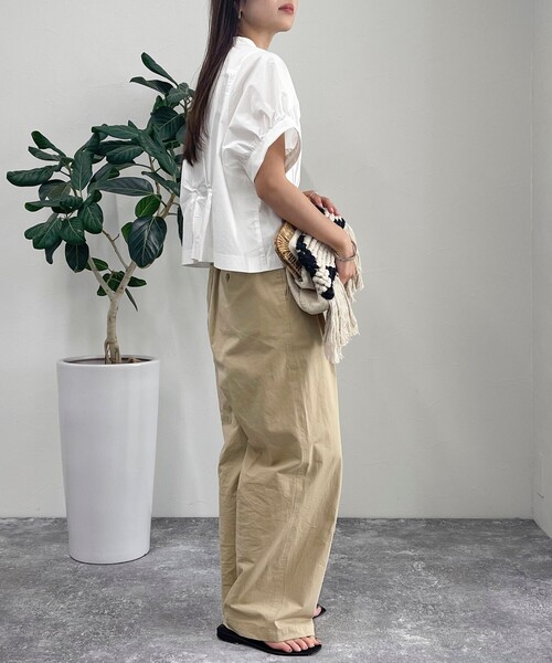 fredy emue（フレディエミュ）の「クロップドハーフスリーブブラウス（シャツ/ブラウス・レディース・ネイビー/オフホワイト/カーキ/ブルー系その他・38）」の7枚目の写真