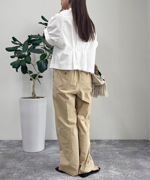 fredy emue（フレディエミュ）の「クロップドハーフスリーブブラウス（シャツ/ブラウス・レディース・ネイビー/オフホワイト/カーキ/ブルー系その他・38）」の8枚目の写真