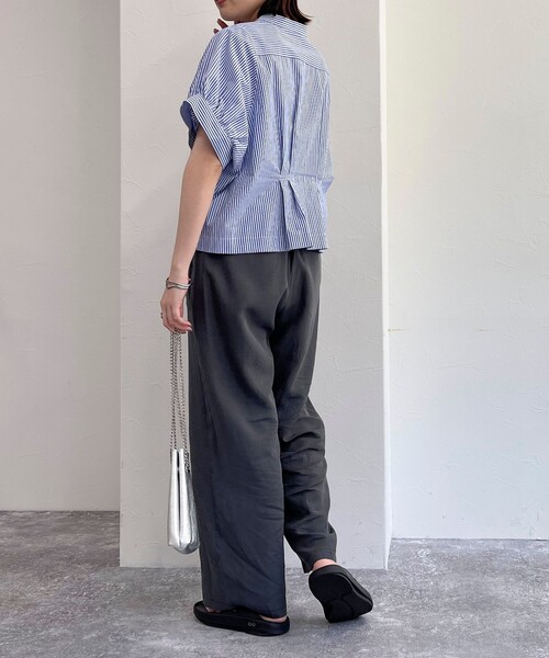 fredy emue（フレディエミュ）の「クロップドハーフスリーブブラウス（シャツ/ブラウス・レディース・ネイビー/オフホワイト/カーキ/ブルー系その他・38）」の20枚目の写真