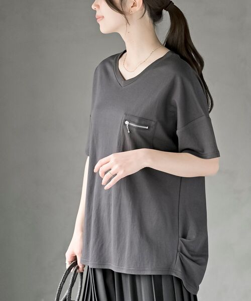 rps(アールピーエス)の「ZIPポケットVネックワイドT(Tシャツ/カットソー・レディース・チャコールグレー/カーキ/ブラック/ブルー・フリー)」の18枚目の写真