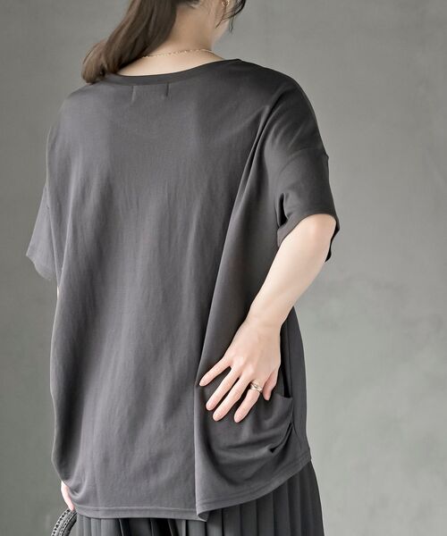 rps(アールピーエス)の「ZIPポケットVネックワイドT(Tシャツ/カットソー・レディース・チャコールグレー/カーキ/ブラック/ブルー・フリー)」の19枚目の写真