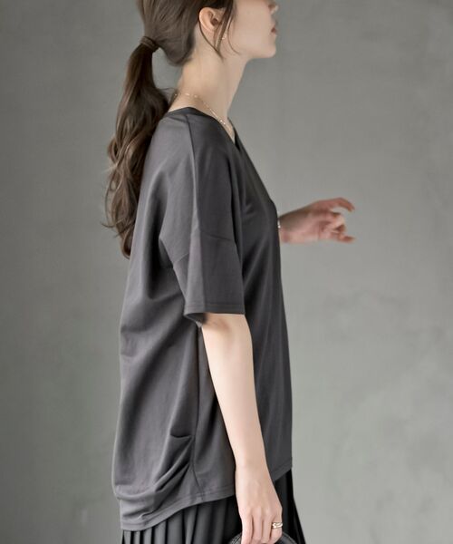 rps(アールピーエス)の「ZIPポケットVネックワイドT(Tシャツ/カットソー・レディース・チャコールグレー/カーキ/ブラック/ブルー・フリー)」の20枚目の写真