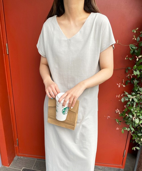 Teem Store(チームストア)の「【インナー付きアンサンブル】プリーツキャミソールワンピ&サイドスリットマキシ丈ワンピース(ワンピース・レディース・アイボリー・F)」の3枚目の写真